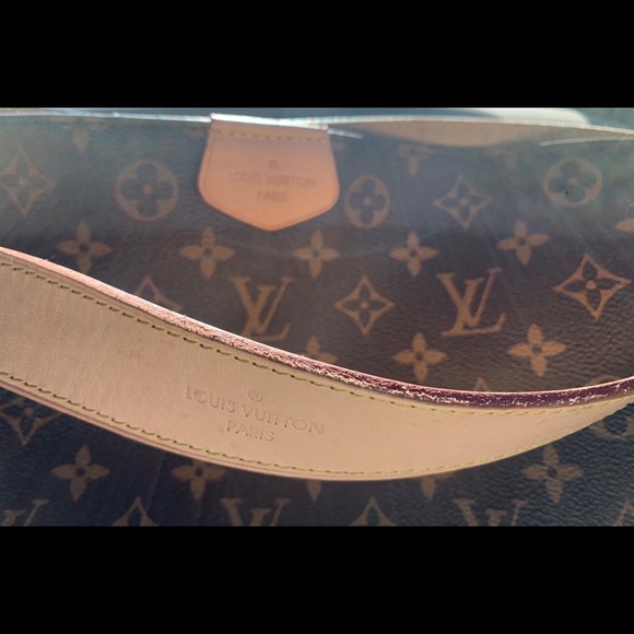 Original Louis Vuitton hobo bag - Picture 2 of 6